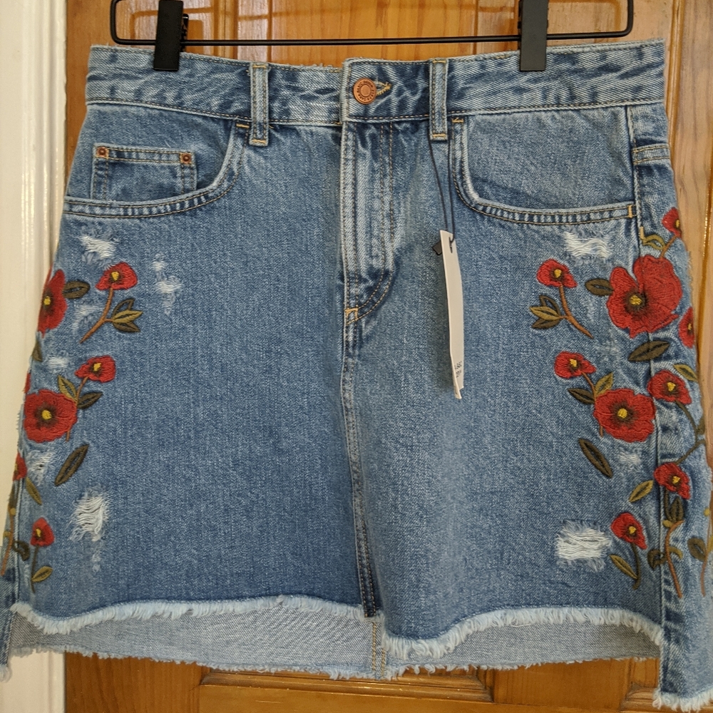 Zara floral denim skirt